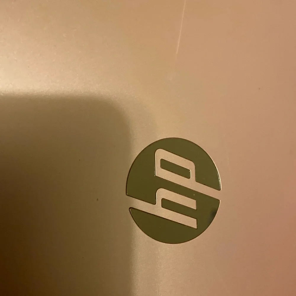 GOLD HP 14 LAPTOP CHARGER INCLUDED